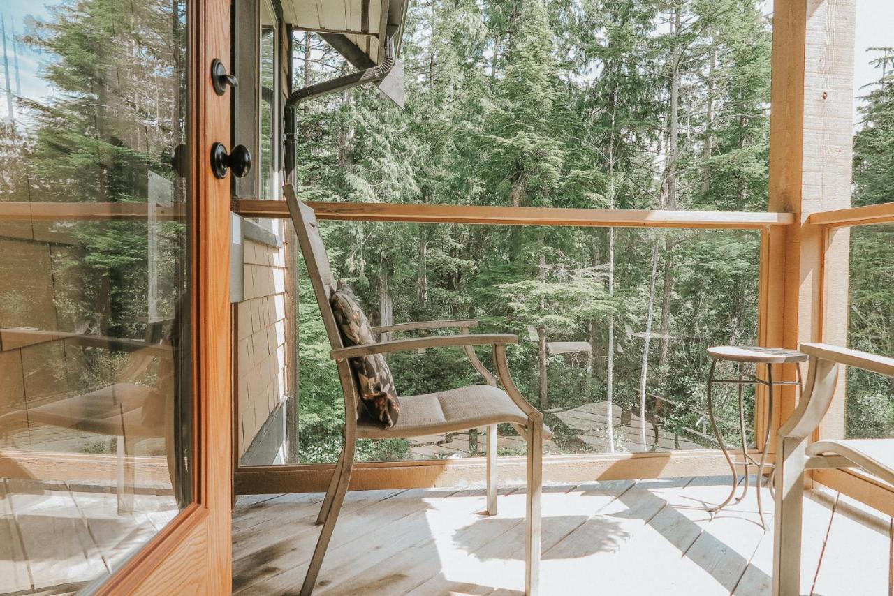 Cobble Wood And Bird Sanctuary Guest Houses Tofino Kültér fotó